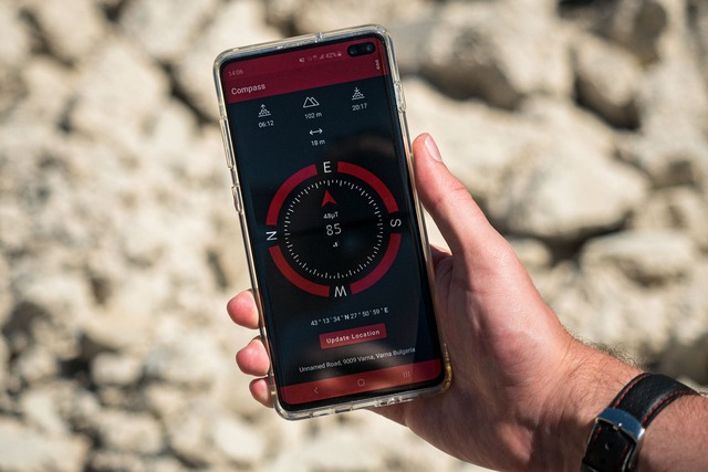 La bàn trên smartphone có đáng tin cậy?