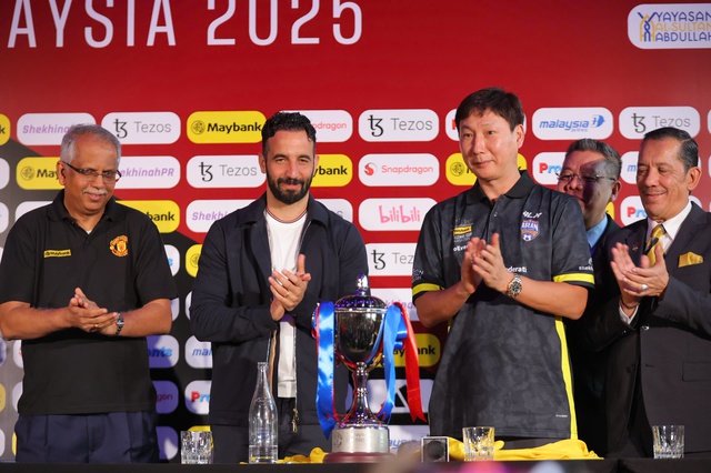 HLV Amorim nói lời gan ruột về M.U, quyết thắng đội Ngôi sao Đông Nam Á: Thầy Kim nghĩ gì?- Ảnh 4. HLV Amorim nói lời gan ruột về M.U, quyết thắng đội Ngôi sao Đông Nam Á: Thầy Kim nghĩ gì?- Ảnh 4.