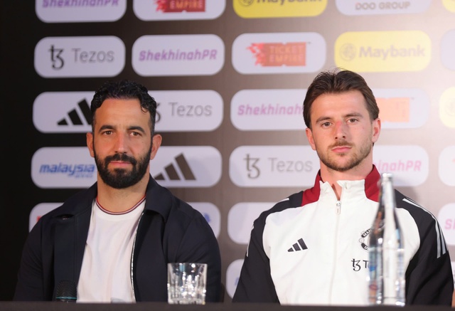 HLV Amorim nói lời gan ruột về M.U, quyết thắng đội Ngôi sao Đông Nam Á: Thầy Kim nghĩ gì?- Ảnh 2. HLV Amorim nói lời gan ruột về M.U, quyết thắng đội Ngôi sao Đông Nam Á: Thầy Kim nghĩ gì?- Ảnh 2.