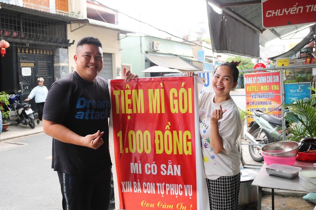 Ấm lòng những tô mì thơm ngon, không có tiền vẫn ăn thoải mái- Ảnh 1.