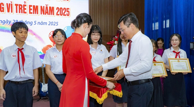 Học sinh Q.Hải Châu làm chủ công nghệ trong kỷ nguyên số - Ảnh 1.