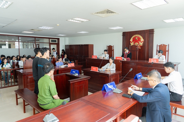 Đầu tư tương lai với ng&agrave;nh Luật Kinh tế tại HUTECH- Ảnh 2.