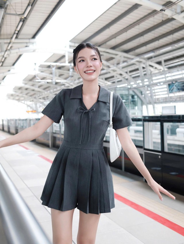 Công thức lên đồ đi cà phê cùng bạn bè vừa xinh vừa thu hút- Ảnh 3. Công thức lên đồ đi cà phê cùng bạn bè vừa xinh vừa thu hút- Ảnh 3.