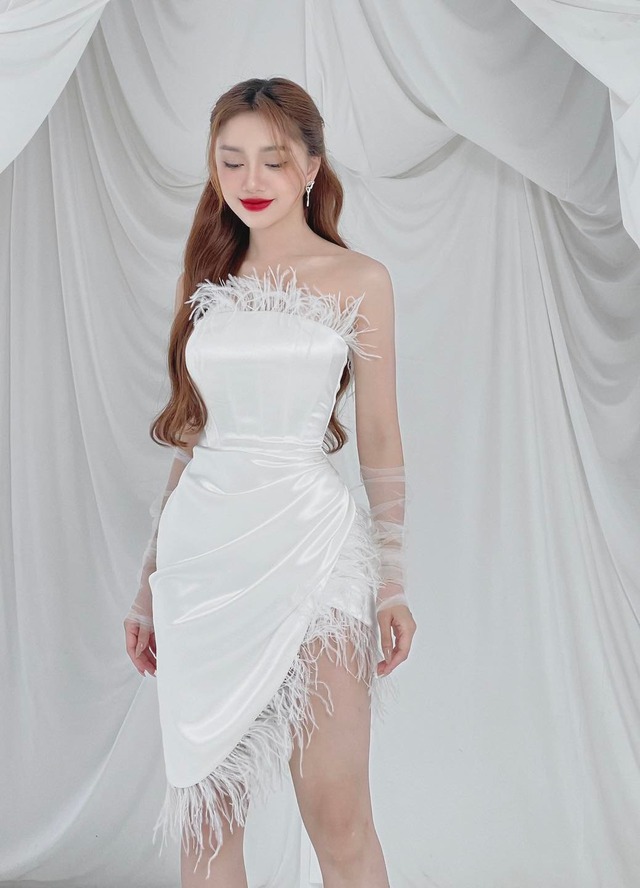 Bí quyết hóa ‘nữ thần mùa hè’ đơn giản với những chiếc váy quây- Ảnh 4.