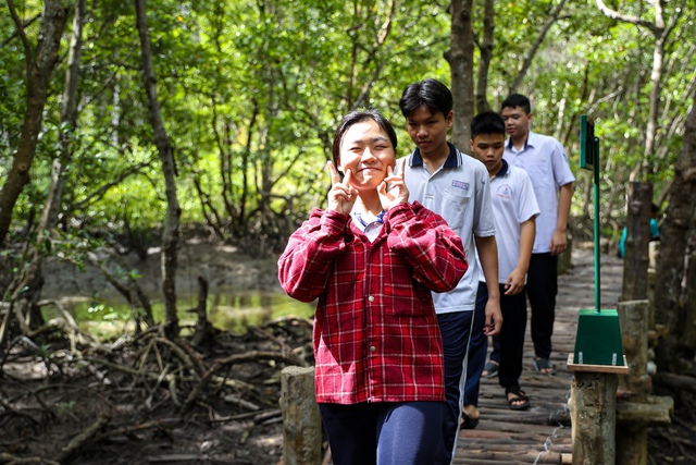 Tour du lịch về nguồn ý nghĩa dành cho trẻ bị ảnh hưởng bởi dịch Covid-19- Ảnh 5. Tour du lịch về nguồn ý nghĩa dành cho trẻ bị ảnh hưởng bởi dịch Covid-19- Ảnh 5.