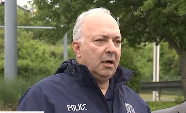 Xả s&uacute;ng tại trung t&acirc;m mua sắm ở Mỹ- Ảnh 1.