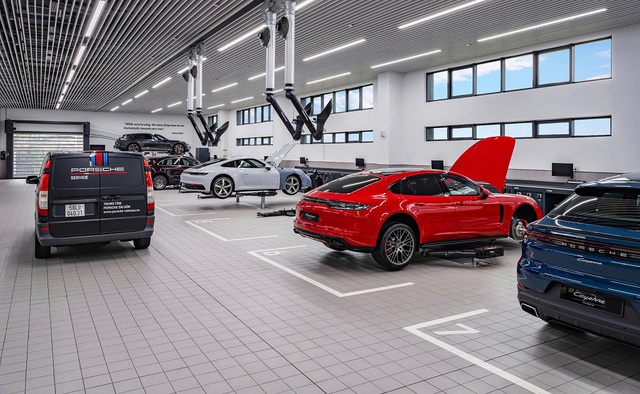 Người Việt mua xe sang: Dịch vụ hậu m&atilde;i c&oacute; 'tiếng n&oacute;i quyết định' - Ảnh 1.