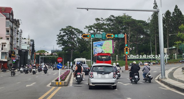 Đà Lạt đề xuất thử nghiệm tín hiệu ITS tại 2 nút giao thông trọng điểm- Ảnh 1. Đà Lạt đề xuất thử nghiệm tín hiệu ITS tại 2 nút giao thông trọng điểm- Ảnh 1.