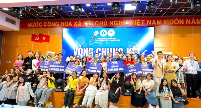 Dẫn sự kiện hoa khôi các dân tộc, Huỳnh Trọng Đức đăng quang The Event MC HUIT- Ảnh 4. Dẫn sự kiện hoa khôi các dân tộc, Huỳnh Trọng Đức đăng quang The Event MC HUIT- Ảnh 4.