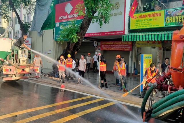 Đã kiểm soát được ‘suối bùn’ phun trào từ hầm tàu metro Nhổn – ga Hà Nội Đã kiểm soát được ‘suối bùn’ phun trào từ hầm tàu metro Nhổn – ga Hà Nội