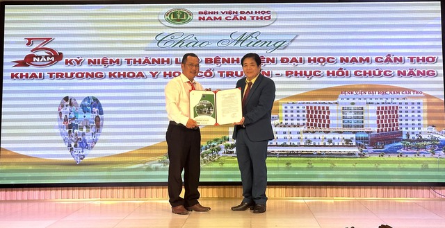 - Ảnh 1. Bệnh viện Đại học Nam Cần Thơ kết nối nhiều đối tác trong và ngoài nước - Ảnh 1.