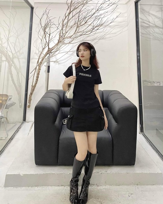 Cách mặc áo baby tee sao cho 'có gu' - Ảnh 2.