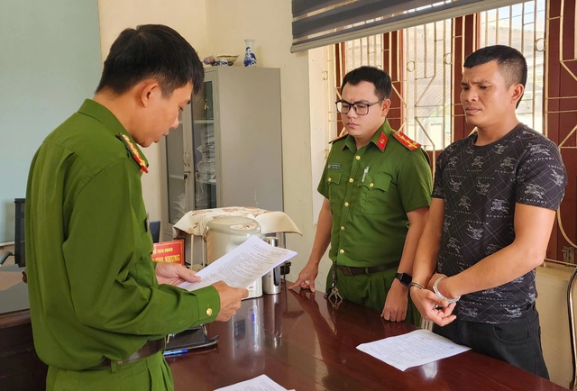 Khởi tố tài xế không bằng lái, dương tính ma túy, chống đối CSGT Khởi tố tài xế không bằng lái, dương tính ma túy, chống đối CSGT