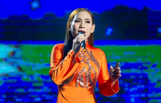Cô gái gây chú ý vì giống cố nghệ sĩ Phi Nhung