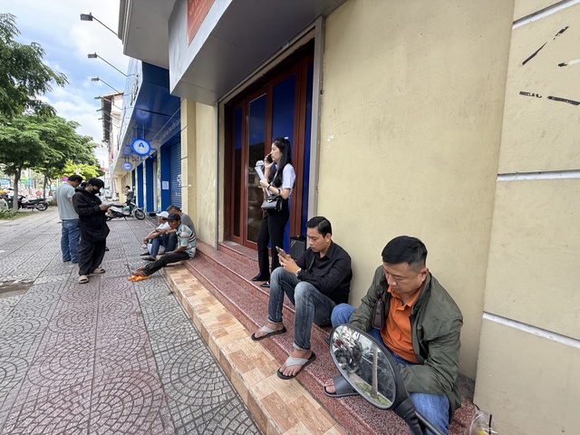 Nộp phạt nguội sao phải 'bưng cả người' qua trụ sở CSGT làm thủ tục?- Ảnh 2. Nộp phạt nguội sao phải 'bưng cả người' qua trụ sở CSGT làm thủ tục?- Ảnh 2.