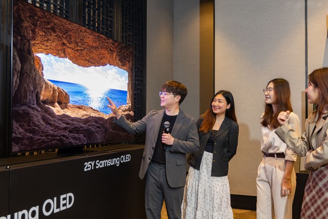 TV 'tìm lại hào quang' trong trung tâm gia đình hiện đại - Ảnh 1.