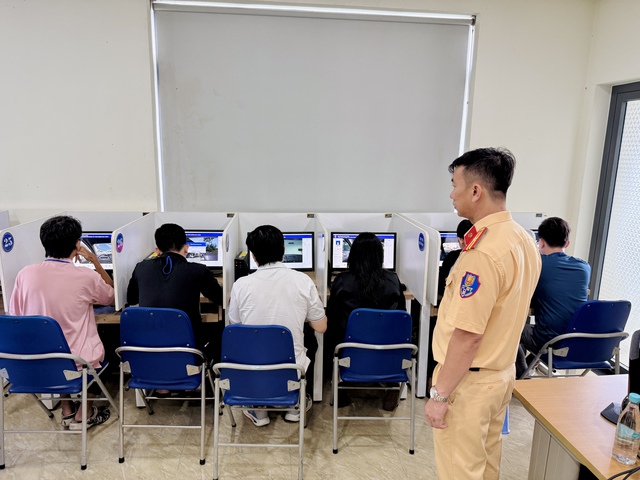 Thông báo thi bằng lái mới nhất từ 1 . 6: Trường hợp nào được thi bộ đề cũ - Ảnh 1. Thông báo thi bằng lái mới nhất từ 1 . 6: Trường hợp nào được thi bộ đề cũ - Ảnh 1.