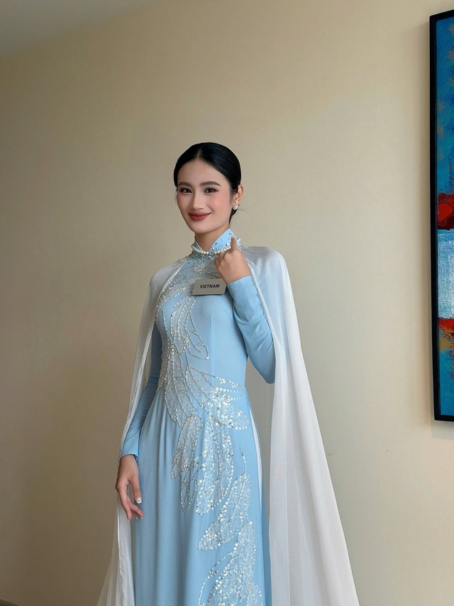 Showbiz 28.5: Cuộc sống Nguyễn Hồng Nhung ở tuổi 44; Ý Nhi trước chung kết Miss World- Ảnh 2. Showbiz 28.5: Cuộc sống Nguyễn Hồng Nhung ở tuổi 44; Ý Nhi trước chung kết Miss World- Ảnh 2.