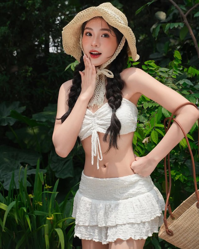 'Bí kíp' lên đồ đi biển xinh mà không sến- Ảnh 3.