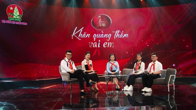 Phát sóng chương trình Giai điệu tự hào 'Khăn quàng thắm vai em'- Ảnh 3. Phát sóng chương trình Giai điệu tự hào 'Khăn quàng thắm vai em'- Ảnh 3.