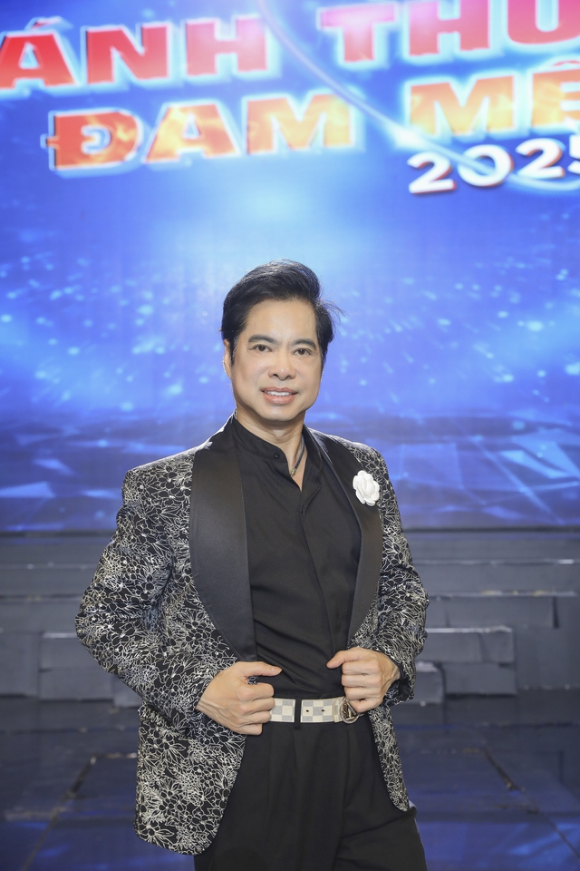 Hát ‘Thua một người dưng’, cô gái 23 tuổi được Ngọc Sơn nhắn nhủ một điều- Ảnh 2. Hát ‘Thua một người dưng’, cô gái 23 tuổi được Ngọc Sơn nhắn nhủ một điều- Ảnh 2.