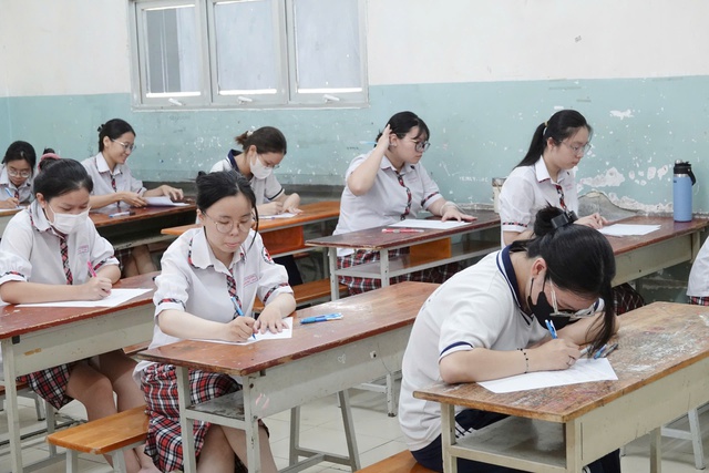 Bí quyết ôn thi tốt nghiệp THPT đạt điểm cao: Hiện tượng cảm ứng điện từ - Ảnh 1.