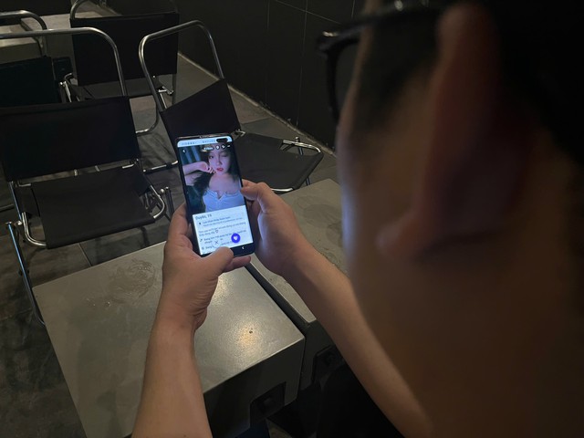 C&oacute; những người suốt ng&agrave;y chờ &lsquo;match&rsquo; v&agrave; thất vọng v&igrave; &lsquo;seen&rsquo; tr&ecirc;n ứng dụng hẹn h&ograve;  - Ảnh 1.