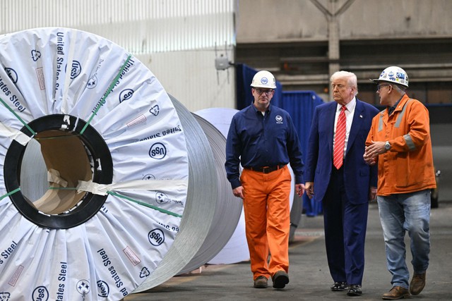 Tổng thống Trump tăng thuế thép nhập khẩu lên 50 % để bảo vệ kinh tế Mỹ - Ảnh 1. Tổng thống Trump tăng thuế thép nhập khẩu lên 50 % để bảo vệ kinh tế Mỹ - Ảnh 1.