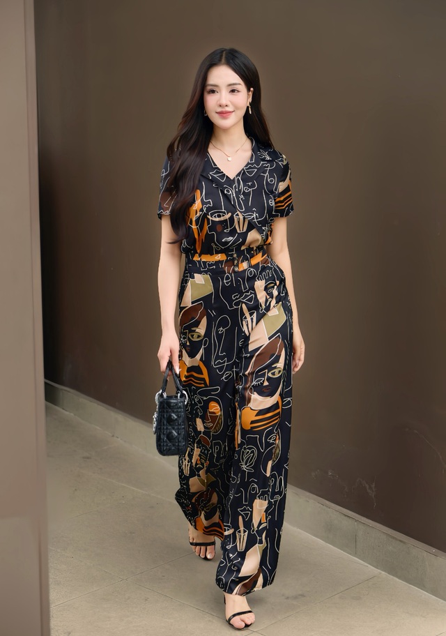 Nhẹ bước trong nắng với những thiết kế họa tiết bay bổng Nhẹ bước trong nắng với những thiết kế họa tiết bay bổng