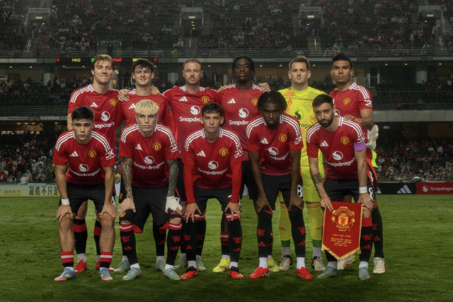 M.U thoát cảnh ‘bẽ bàng’ nhờ sao trẻ 18 tuổi: Cuối cùng cũng có cúp ở Hồng Kông, mừng quá!- Ảnh 1. M.U thoát cảnh ‘bẽ bàng’ nhờ sao trẻ 18 tuổi: Cuối cùng cũng có cúp ở Hồng Kông, mừng quá!- Ảnh 1.