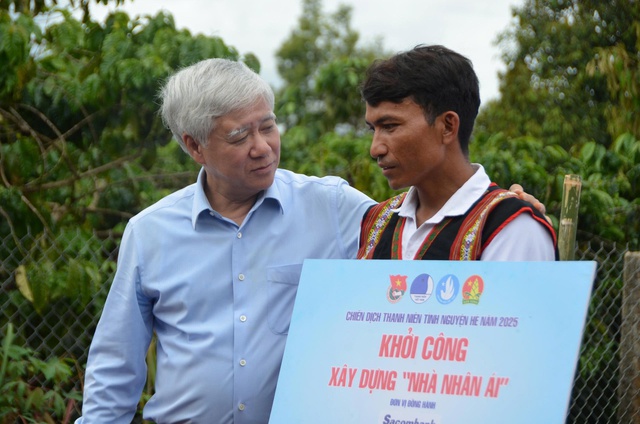 Xây tặng nhà nhân ái cho gia đình em Rơ Châm Quyên- Ảnh 2.