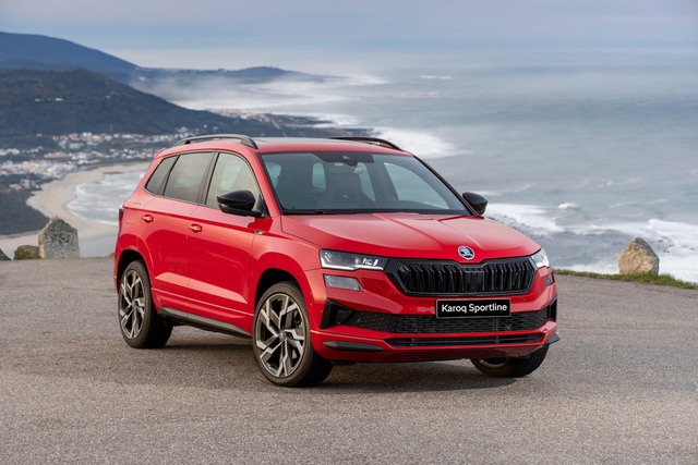 Skoda Karoq 2025 giá từ 1,009 tỉ đồng, cạnh tranh Toyota Corolla Cross Skoda Karoq 2025 giá từ 1,009 tỉ đồng, cạnh tranh Toyota Corolla Cross