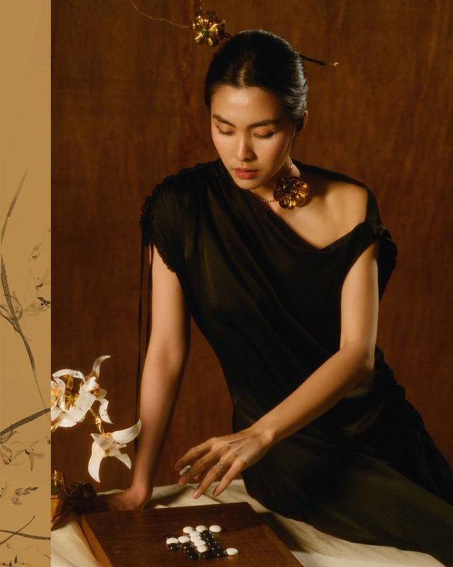 Tăng Thanh Hà 'khoe' phụ kiện nhựa tái chế đẹp ngỡ ngàng- Ảnh 3. Tăng Thanh Hà 'khoe' phụ kiện nhựa tái chế đẹp ngỡ ngàng- Ảnh 3.