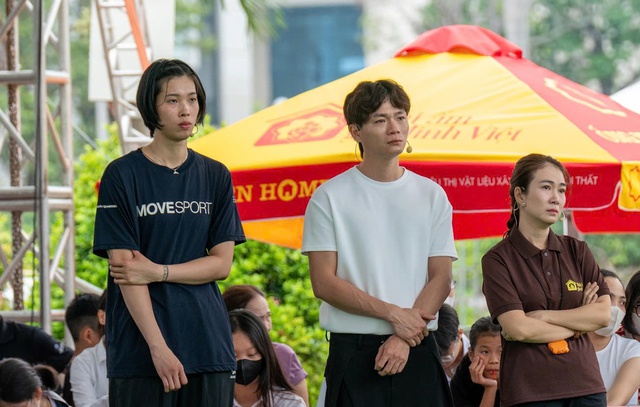 Showbiz 29.5: Cuộc sống Hòa Hiệp ở tuổi 43; Hồng Đào đảm nhận vai trò mới - Ảnh 3.