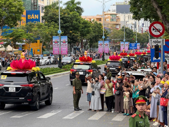 Xá lợi Phật đã đến Đà Nẵng- Ảnh 5. Xá lợi Phật đã đến Đà Nẵng- Ảnh 5.
