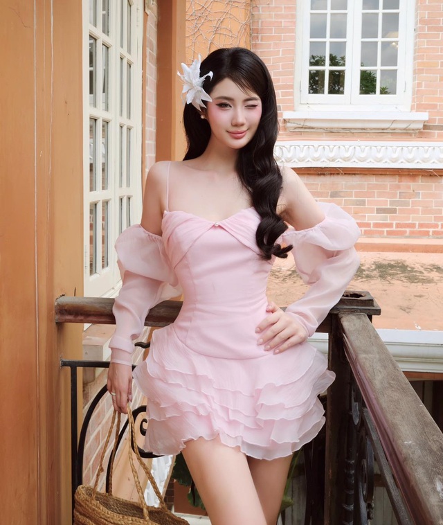 Biển xanh, cát trắng và cuộc dạo chơi của những món thời trang nữ tính- Ảnh 5. Biển xanh, cát trắng và cuộc dạo chơi của những món thời trang nữ tính- Ảnh 5.