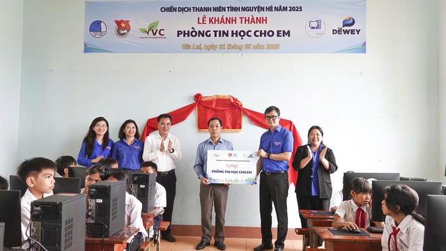 Các đội hình tình nguyện ''Bình dân học vụ số' thúc đẩy chuyển đổi số toàn dân- Ảnh 4.