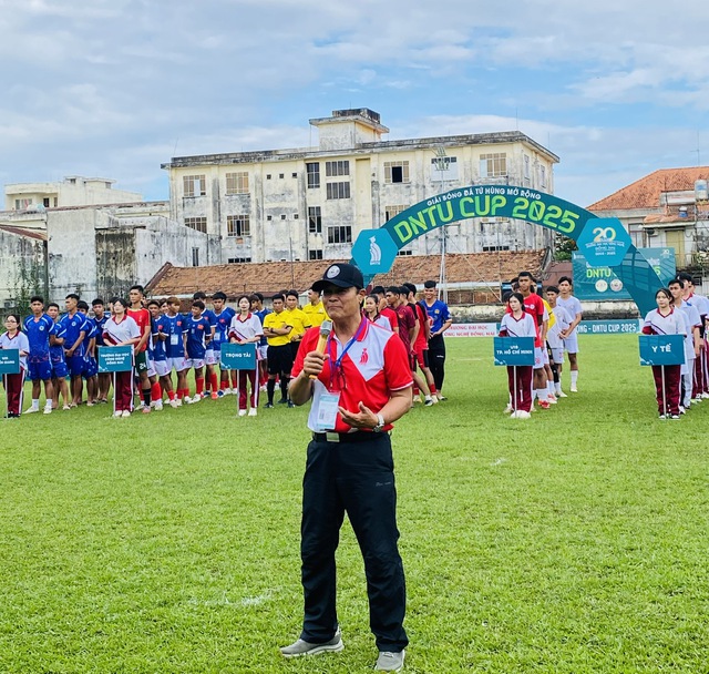 2 cựu danh thủ Cảng Sài Gòn ghi bàn ở vòng loại World Cup đối đầu ở giải DNTU- Ảnh 6. 2 cựu danh thủ Cảng Sài Gòn ghi bàn ở vòng loại World Cup đối đầu ở giải DNTU- Ảnh 6.