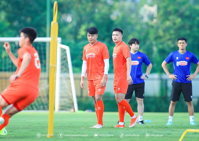 Đội tuyển Việt Nam vắng tới 8 cầu thủ: Công Phượng, Đình Triệu bất ngờ bị đau Đội tuyển Việt Nam vắng tới 8 cầu thủ: Công Phượng, Đình Triệu bất ngờ bị đau