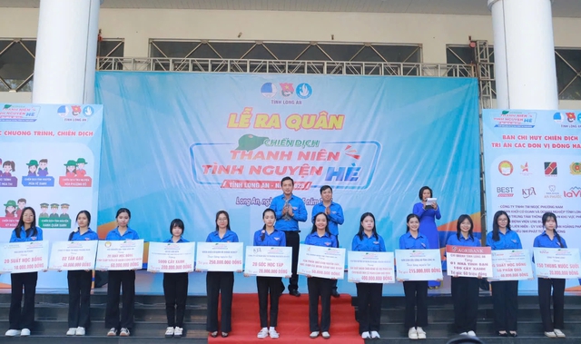 Long An: Ra quân chiến dịch “Tuổi trẻ tự hào, vững tin theo Đảng” - Ảnh 2.