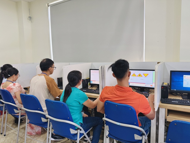 Thi sát hạch lái xe của Cục CSGT từ ngày 1.6: Có gì khác đề cũ?- Ảnh 2. Thi sát hạch lái xe của Cục CSGT từ ngày 1.6: Có gì khác đề cũ?- Ảnh 2.