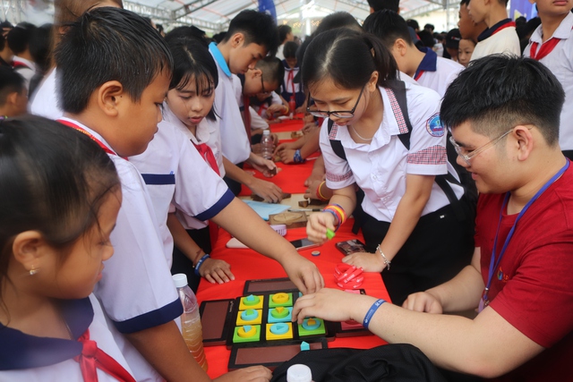 Lần đầu tiên Ngày hội toán học mở được tổ chức tại Phú Quốc - Ảnh 4.