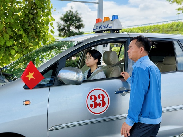 Thi sát hạch lái xe của Cục CSGT từ ngày 1.6: Có gì khác đề cũ?- Ảnh 3. Thi sát hạch lái xe của Cục CSGT từ ngày 1.6: Có gì khác đề cũ?- Ảnh 3.