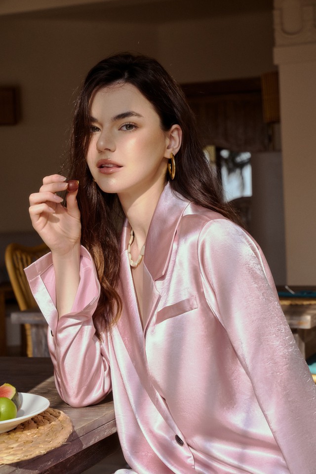 Lời thì thầm nhẹ nhàng qua những thiết kế thời trang đầy cảm xúc- Ảnh 12. Lời thì thầm nhẹ nhàng qua những thiết kế thời trang đầy cảm xúc- Ảnh 12.
