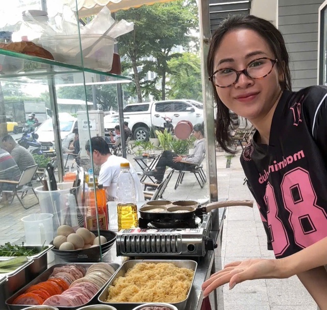 Đằng sau câu chuyện cô gái du học ở Úc về Việt Nam bán bánh mì- Ảnh 1.
