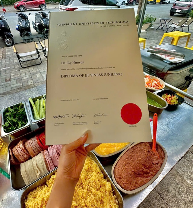 Đằng sau câu chuyện cô gái du học ở Úc về Việt Nam bán bánh mì- Ảnh 2.
