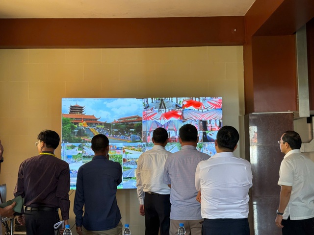 Công an TP.HCM kiểm tra đảm bảo an ninh trật tự tại đại lễ Vesak 2025- Ảnh 4. Công an TP.HCM kiểm tra đảm bảo an ninh trật tự tại đại lễ Vesak 2025- Ảnh 4.