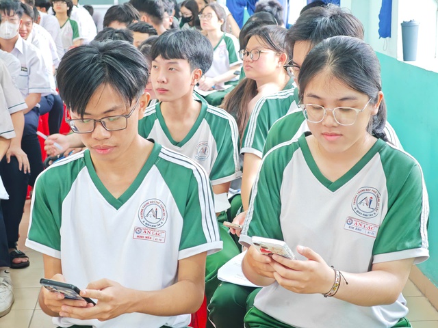 Báo Thanh Niên phát sóng Bí quyết ôn thi tốt nghiệp THPT - Ảnh 1.