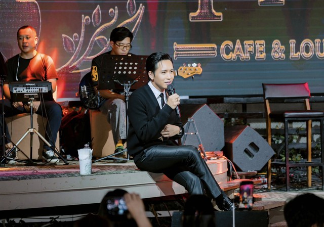 Bạch Công Khanh trải lòng chuyện tình cảm sau sóng gió- Ảnh 3. Bạch Công Khanh trải lòng chuyện tình cảm sau sóng gió- Ảnh 3.