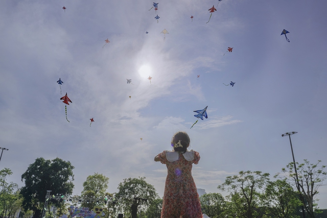 Gần 28 ngh&igrave;n lượt kh&aacute;ch đến Eco Central Park vui chơi, thư gi&atilde;n dịp lễ 30.4-1.5- Ảnh 7.